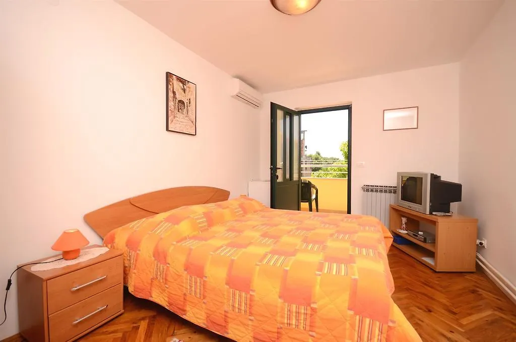 Apartments And Room Mirjana Rovinj 0*,  Kroatien